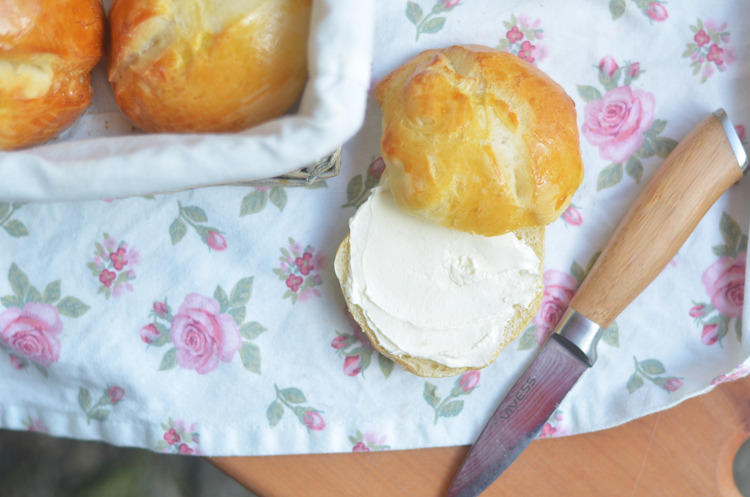 Rezept: Fluffige Brötchen selbst backen