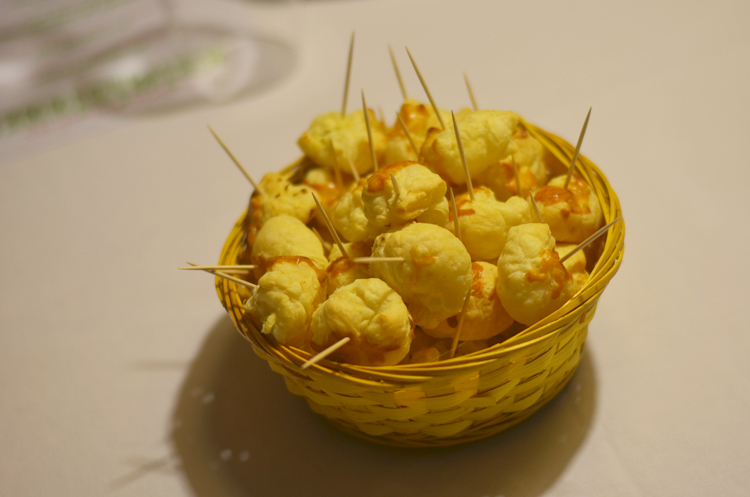 Die zweifelhafte Welt der Märchen Menü