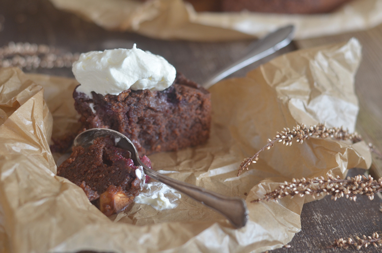 grundrezept-saftiger-schokokuchen-mit-sahne