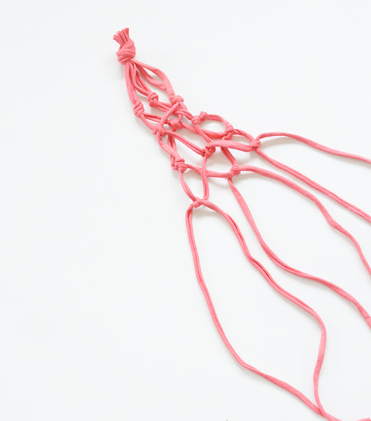 Blumenampel aus Jersey-Garn selber machen