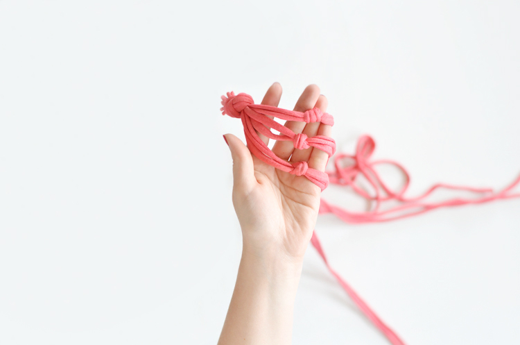 Blumenampel aus Jersey-Garn selber machen