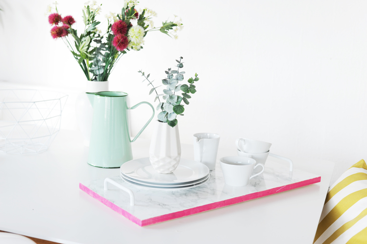 DIY: Holztablett in Marmoroptik selbst machen