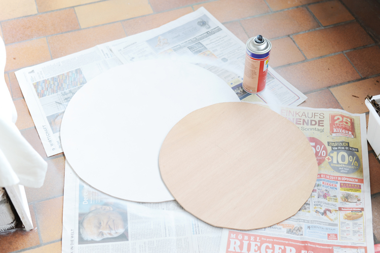 Upcycling-Idee: Wanduhr aus alten Klaviertasten bauen