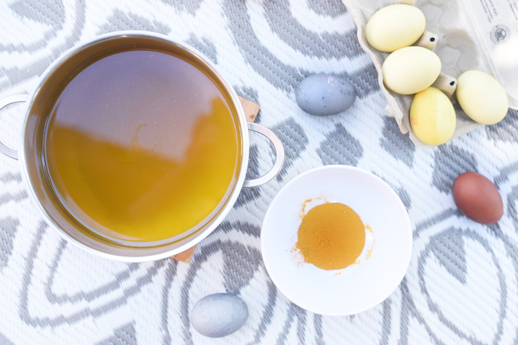 ostereier-faerben-mit-zwiebelschalen