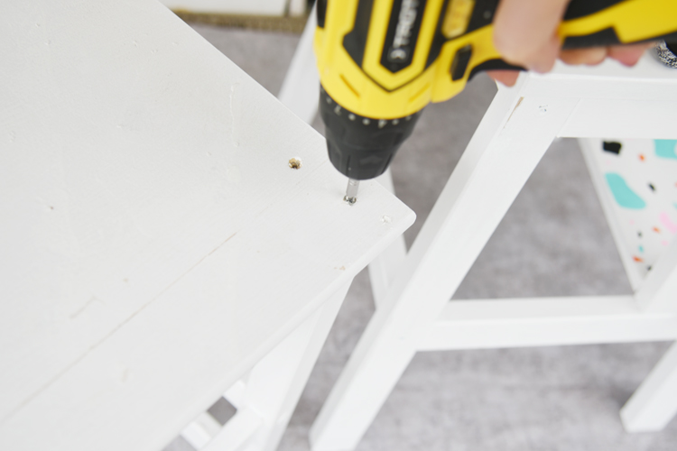 lernturm-ikea-aus-hockern-bauen